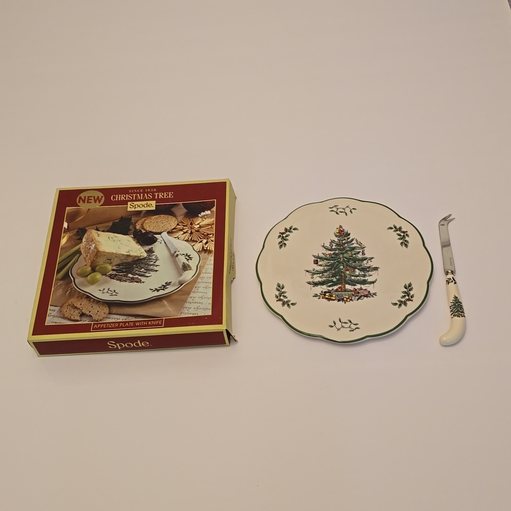 Spode Christmas Tree Appetizer Plate with Knife